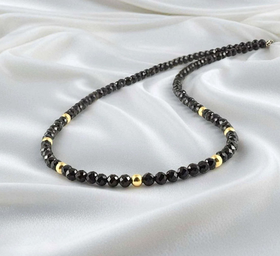 Colier turmalina neagra si aur filat de 14K - bijuterii - coliere - coliere din pietre semiprețioase - Artynos.ro