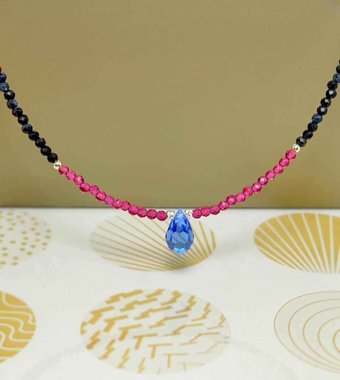 Colier safir, cristal si pandantiv Preciosa - bijuterii - coliere - coliere din pietre semiprețioase - Artynos.ro