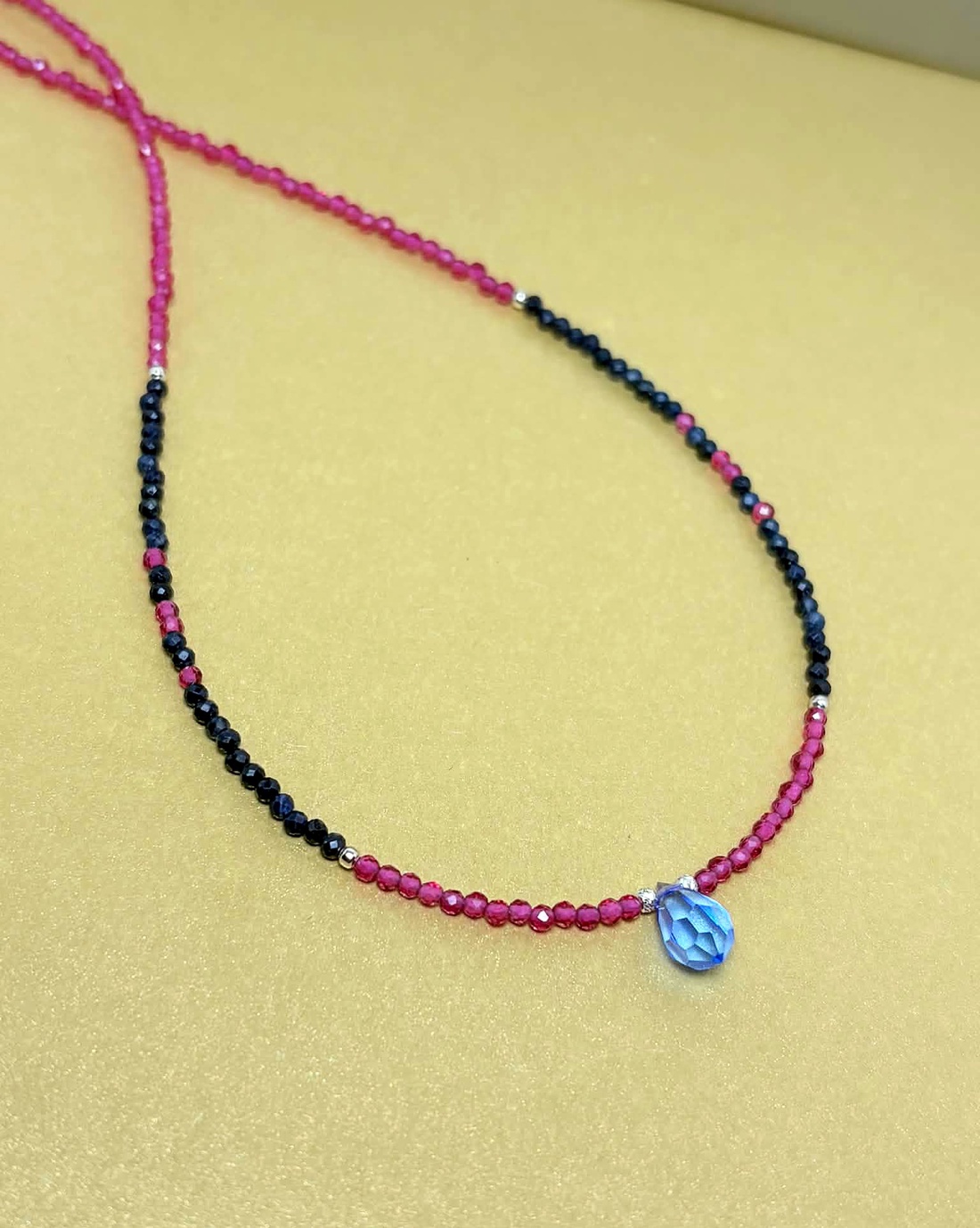 Colier safir, cristal si pandantiv Preciosa - bijuterii - coliere - coliere din pietre semiprețioase - Artynos.ro