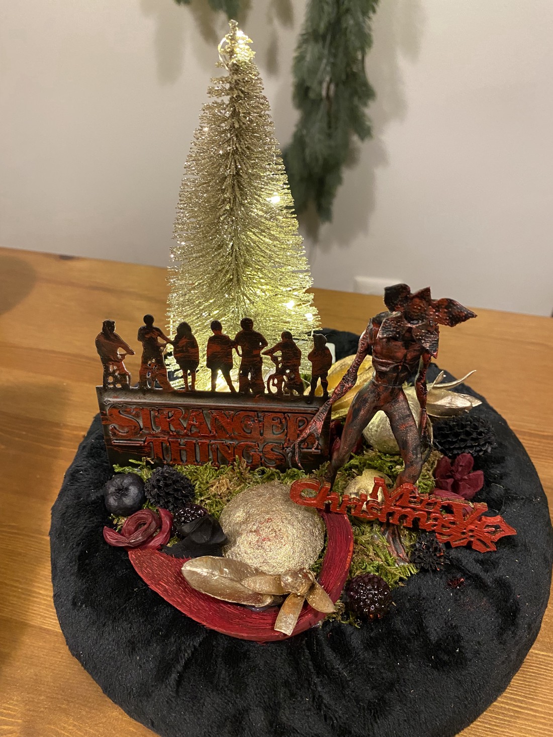 Decorațiuni pentru masă Stranger Things  - casă & stil de viață - decorațiuni de casă - decorațiuni de masă și rafturi - decorațiuni de masă - Artynos.ro