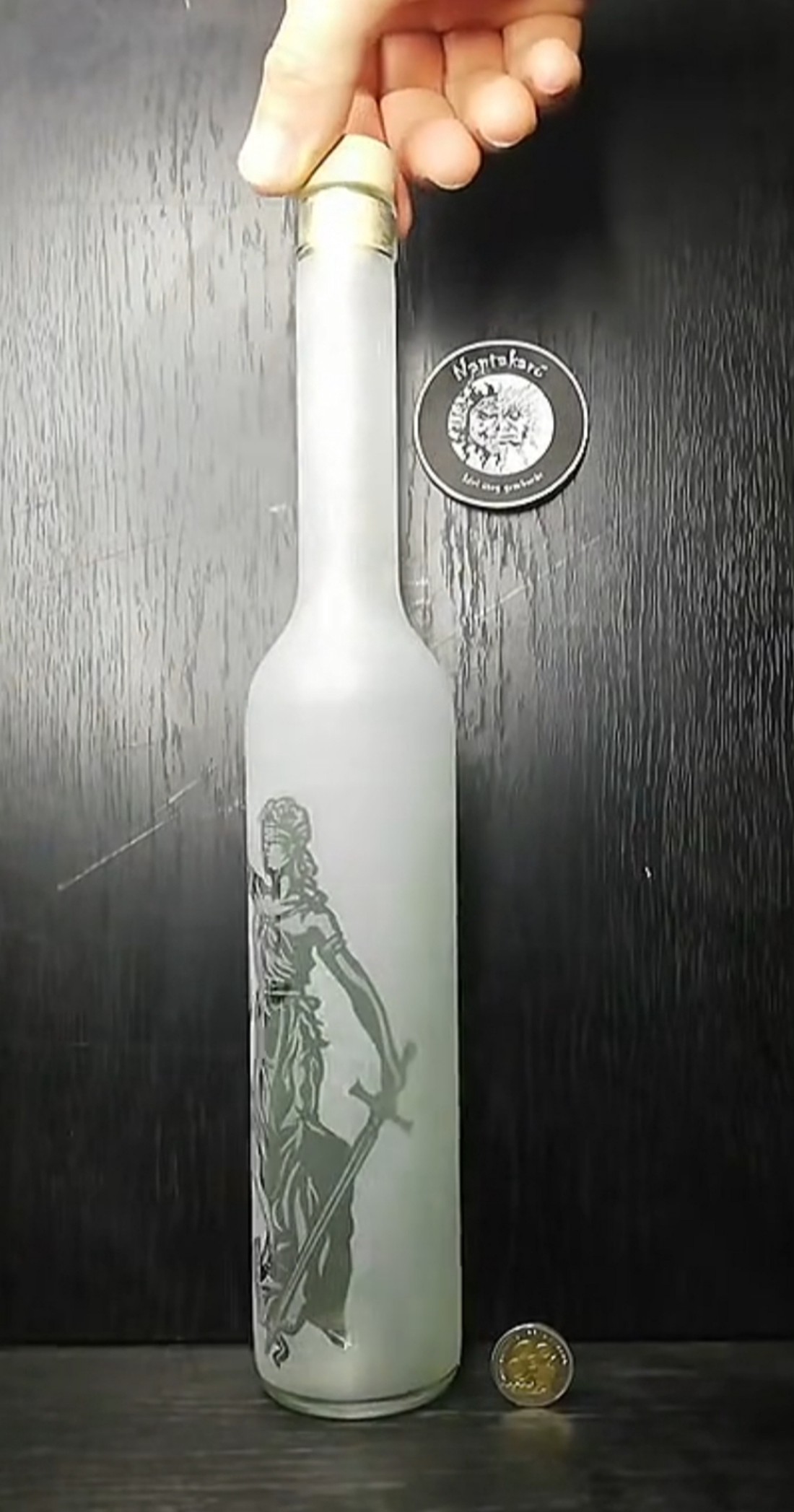 Sticlă pentru palinkă cu model Justicia  -  - Artynos.ro