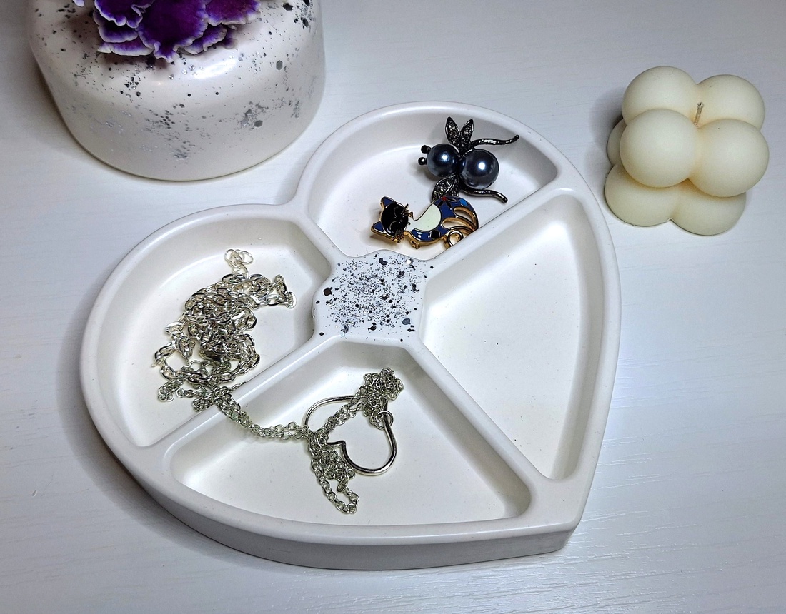 Tăviță suport bijuterii handmade - bijuterii - suporturi și cutii de bijuterii - cutii de bijuterii - Artynos.ro