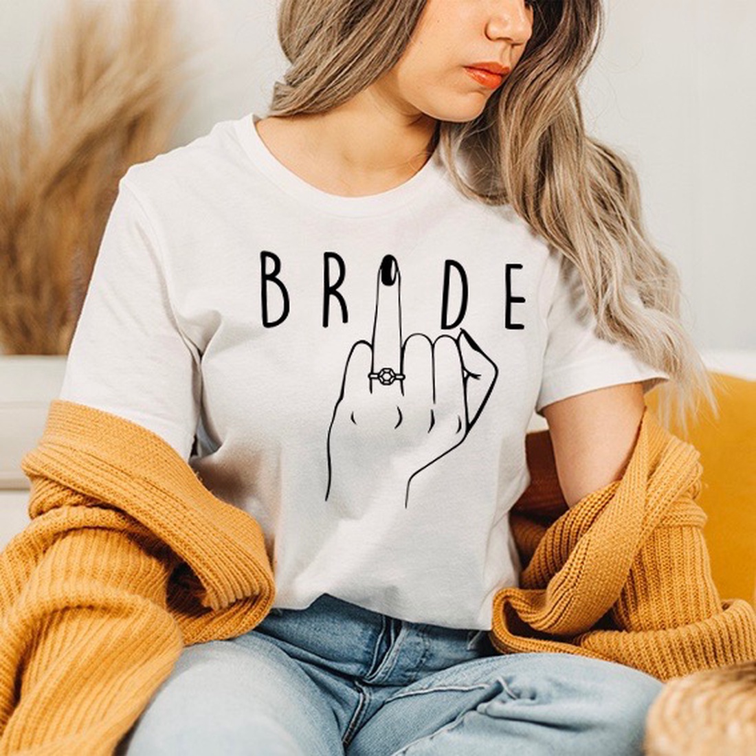 Tricou petrecere burlăcițe / Tricou mireasă - Nuntă, cadou petrecere burlăcițe - accesorii nuntă - accesorii de nuntă - suport verighete și perne pentru inele - Artynos.ro Tricou petrecere burlăcițe / Tricou mireasă - Nuntă, cadou petrecere burlăcițe - accesorii nuntă - accesorii de nuntă - suport verighete și perne pentru inele - Artynos.ro