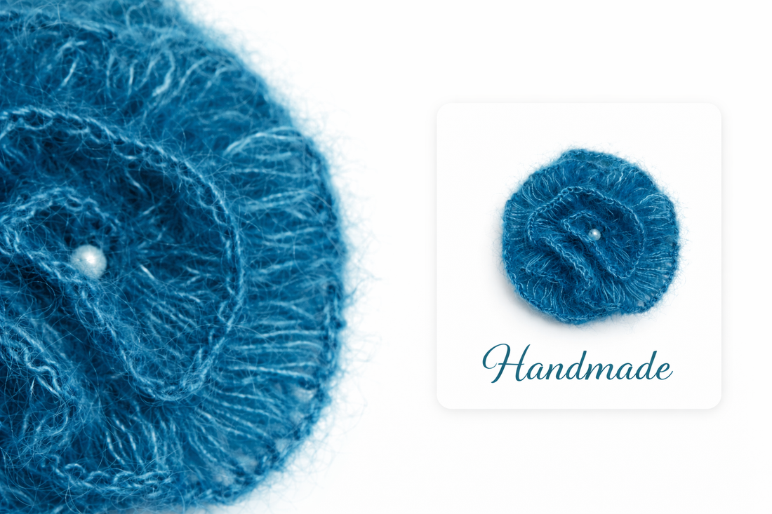 Mărțișor broșă Trandafir albastru Silk croșetat manual din fir de mohair cu mătase - bijuterii - mărțișor - Artynos.ro