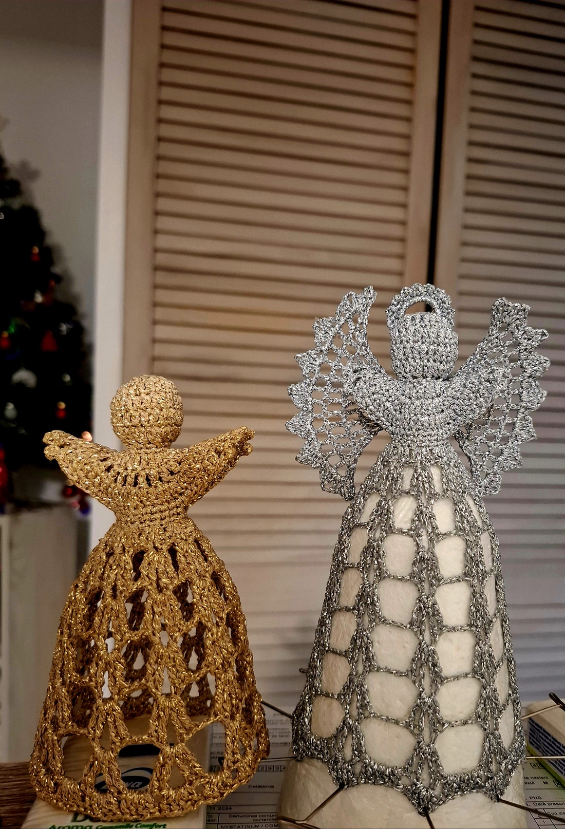 Ornament decorațiune de Crăciun croșetat manual d'Angelo - crăciun - decorațiuni de crăciun de casă - figurine pentru pomul de crăciun - Artynos.ro