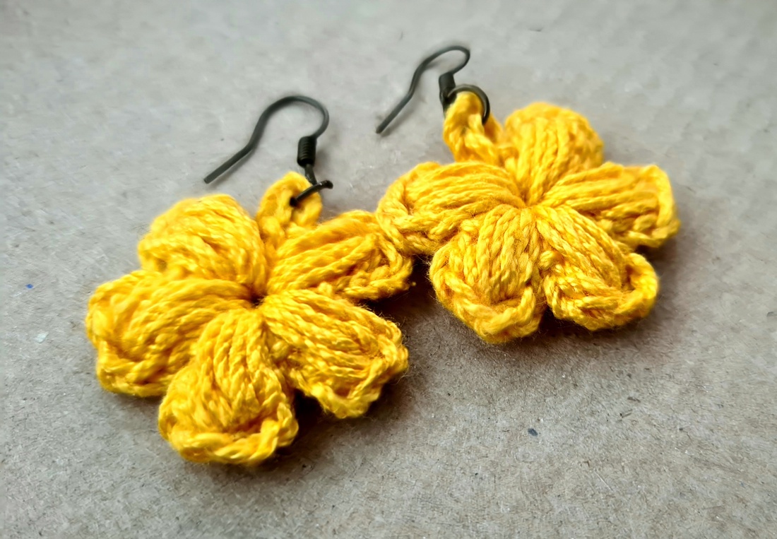 Cercei croșetați manual din bumbac Sun - bijuterii - cercei - cercei croșetați - Artynos.ro
