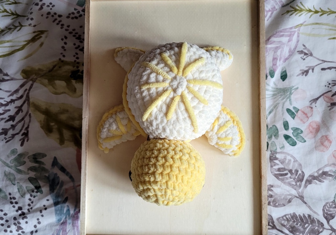 Broască țestoasă croșetată LĂMÂIȚA - jucării și echipamente pentru copii - plușuri - păpușă croșetată, păpușă de pluș - Artynos.ro