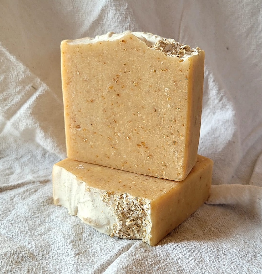 Săpun artizanal cu lapte de capră, ovăz și miere - igienă și înfrumusețare - săpunuri și articole de igienă - săpun artizanal - Artynos.ro