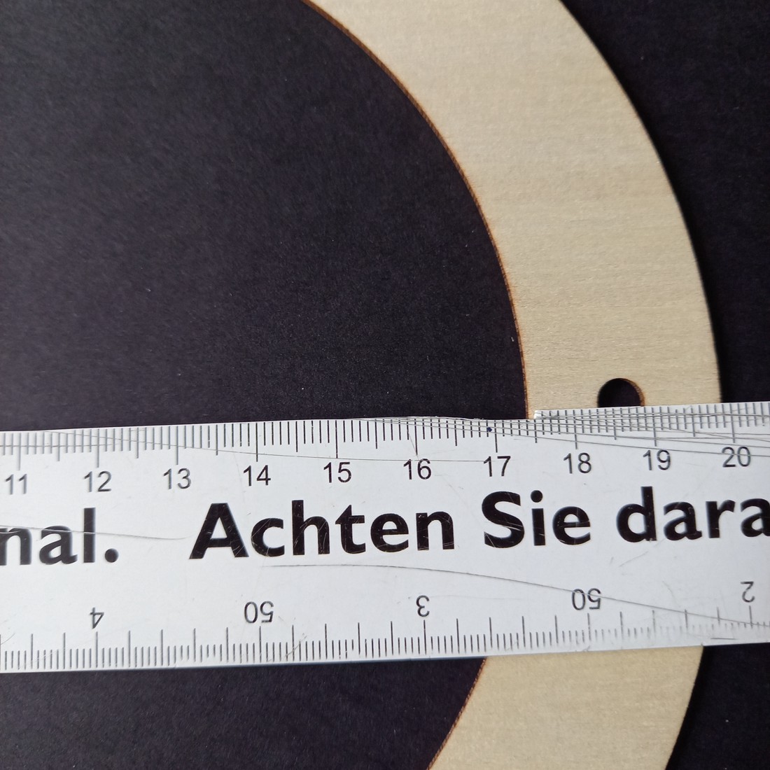 Coroană din lemn natural de 20 cm, material decorativ  -  - Artynos.ro