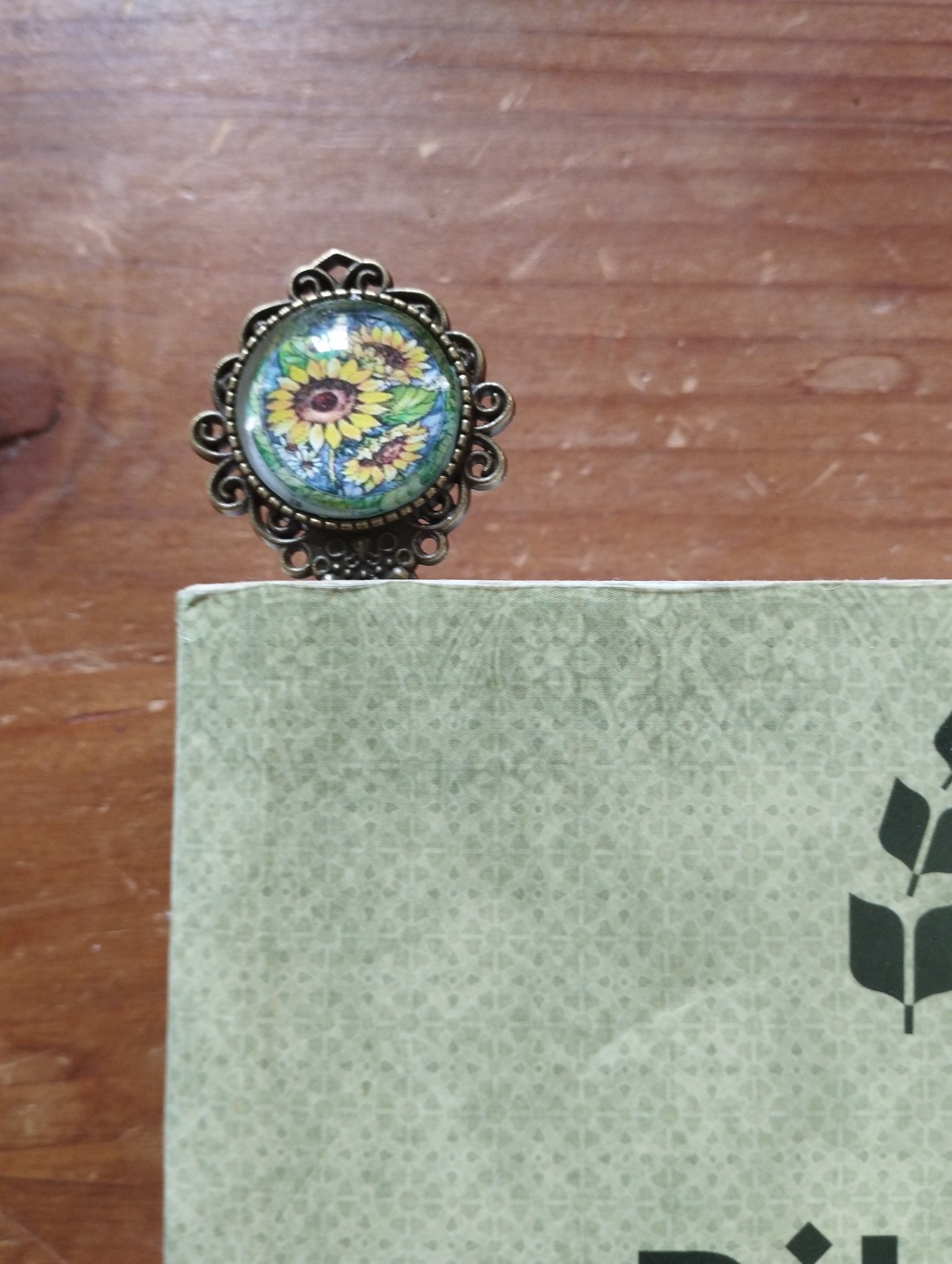 Riglă sau semn de carte cu lentile de floarea-soarelui - - Artynos.ro Riglă sau semn de carte cu lentile de floarea-soarelui - - Artynos.ro