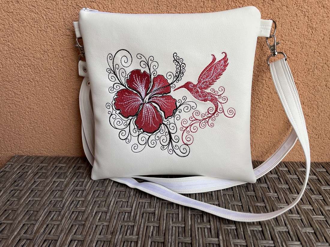 Piros Kolibri - - Artynos.ro Piros Kolibri - - Artynos.ro