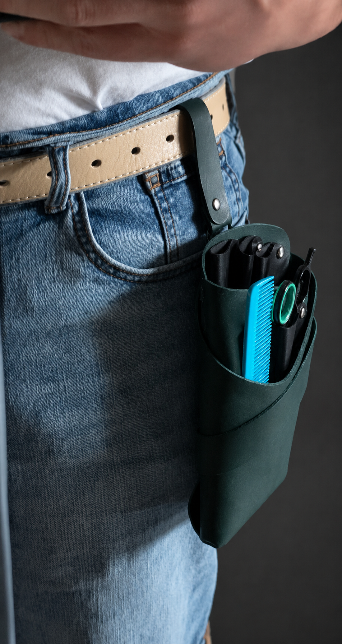 Holster barber handmade din piele naturală � suport pentru foarfeci, pieptene și ustensile - genți și portofele - portofele, huse, suporturi - husă pentru căști - Artynos.ro