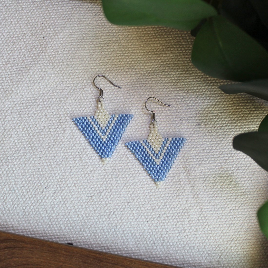 Cercei Arrow - Albastru - bijuterii - cercei - cercei din mărgele - Artynos.ro