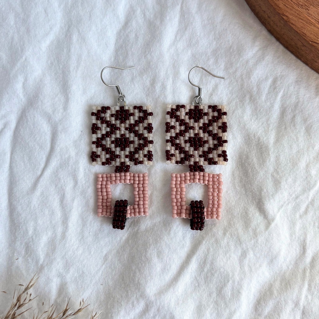 Cercei Cubika - Visiniu/Roz - bijuterii - cercei - cercei din mărgele - Artynos.ro