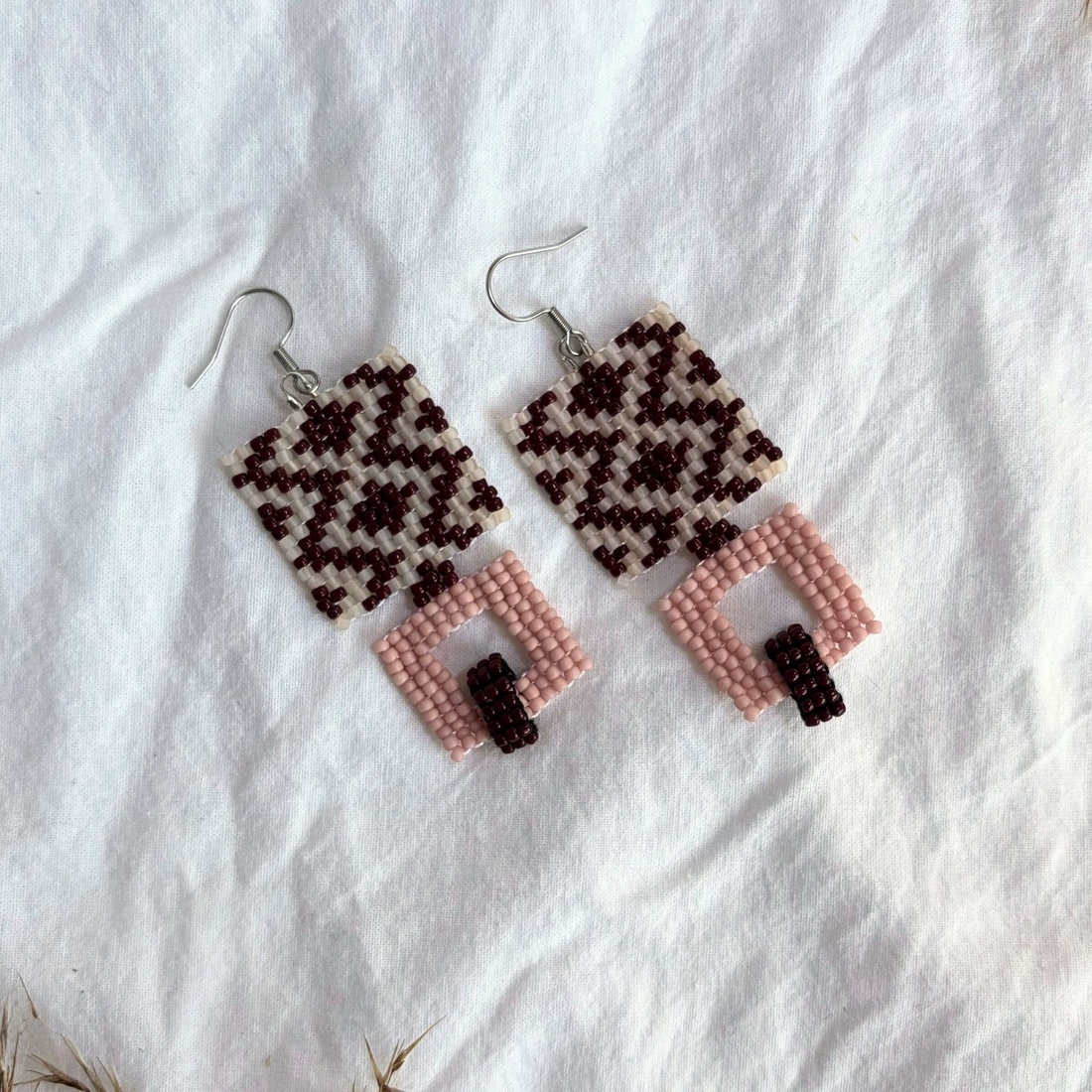 Cercei Cubika - Visiniu/Roz - bijuterii - cercei - cercei din mărgele - Artynos.ro