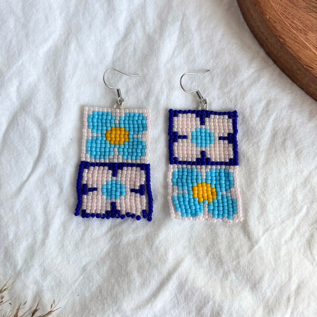Cercei Flora - Albastru/Roz - bijuterii - cercei - cercei din mărgele - Artynos.ro