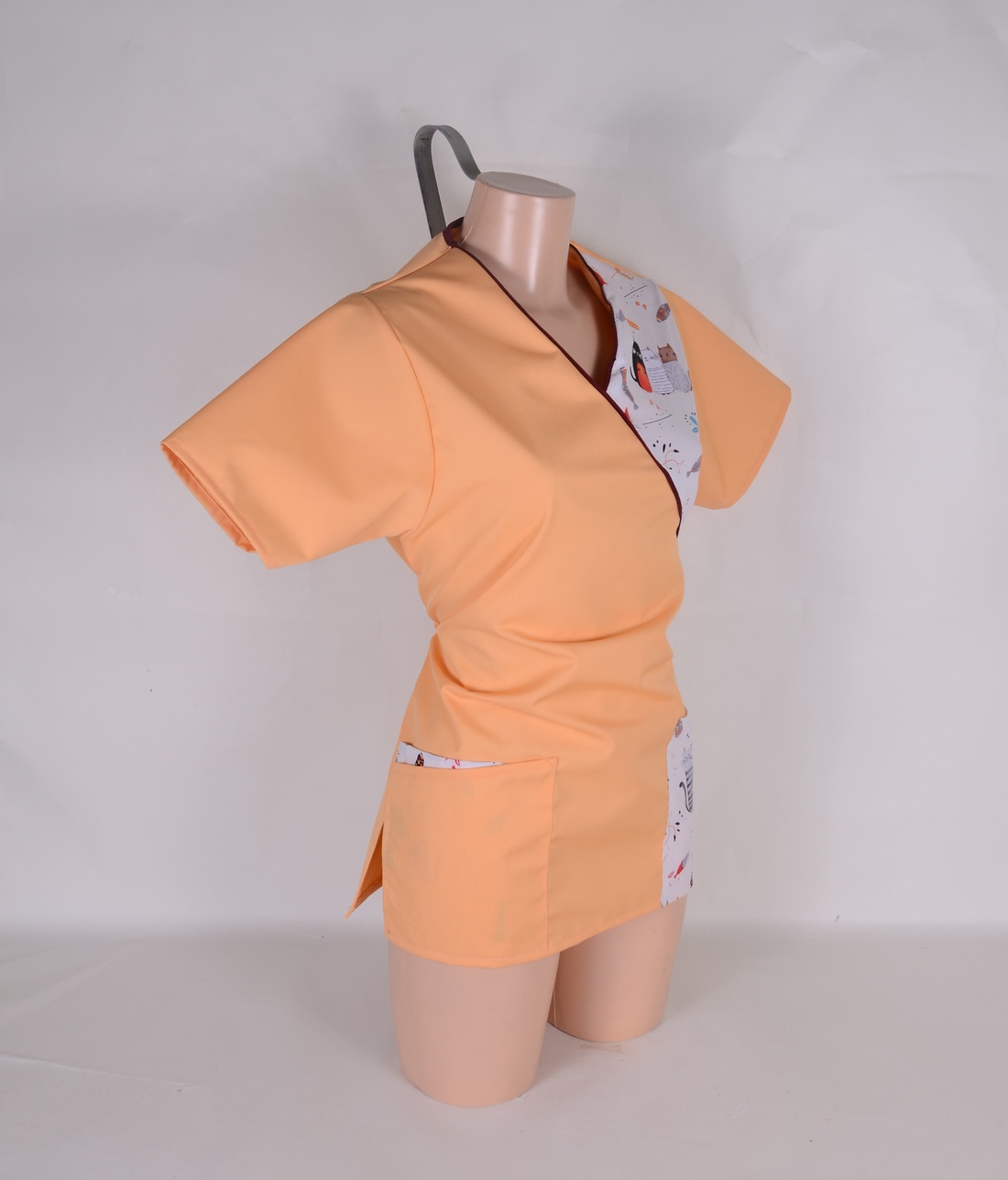 S Tunică albă de lucru pentru personalul medical - îmbrăcăminte și modă - haine damă - tunică - Artynos.ro