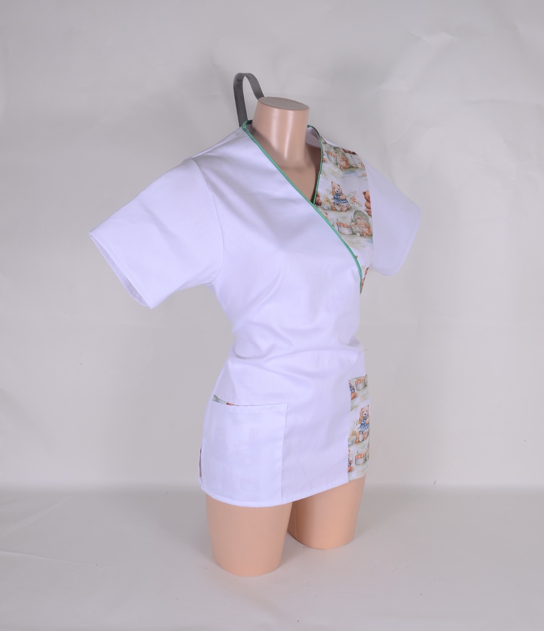 Bear Tunică și halat de lucru pentru sectorul medical și cel al frumuseții - îmbrăcăminte și modă - haine damă - tunică - Artynos.ro