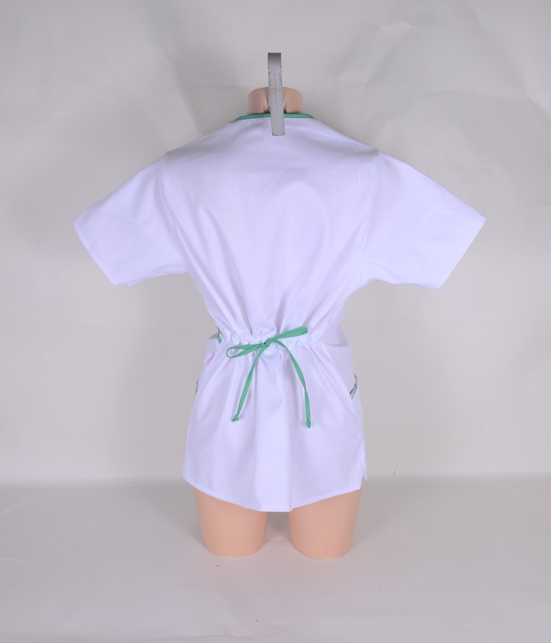 Bear Tunică și halat de lucru pentru sectorul medical și cel al frumuseții - îmbrăcăminte și modă - haine damă - tunică - Artynos.ro