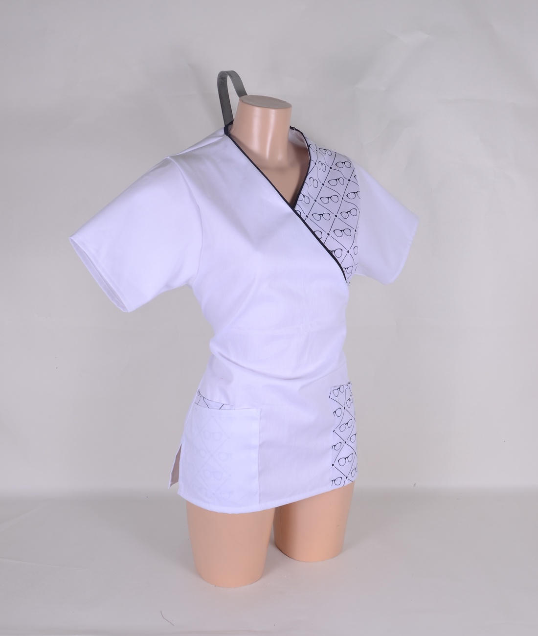 Optician Tunică și halat de lucru pentru sectorul medical și cel al frumuseții - îmbrăcăminte și modă - haine damă - tunică - Artynos.ro