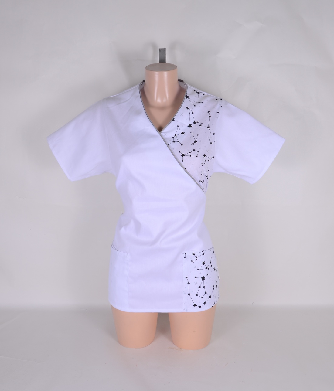 Zodiac Tunică și halat de lucru pentru sectorul medical și cel al frumuseții - îmbrăcăminte și modă - haine damă - tunică - Artynos.ro