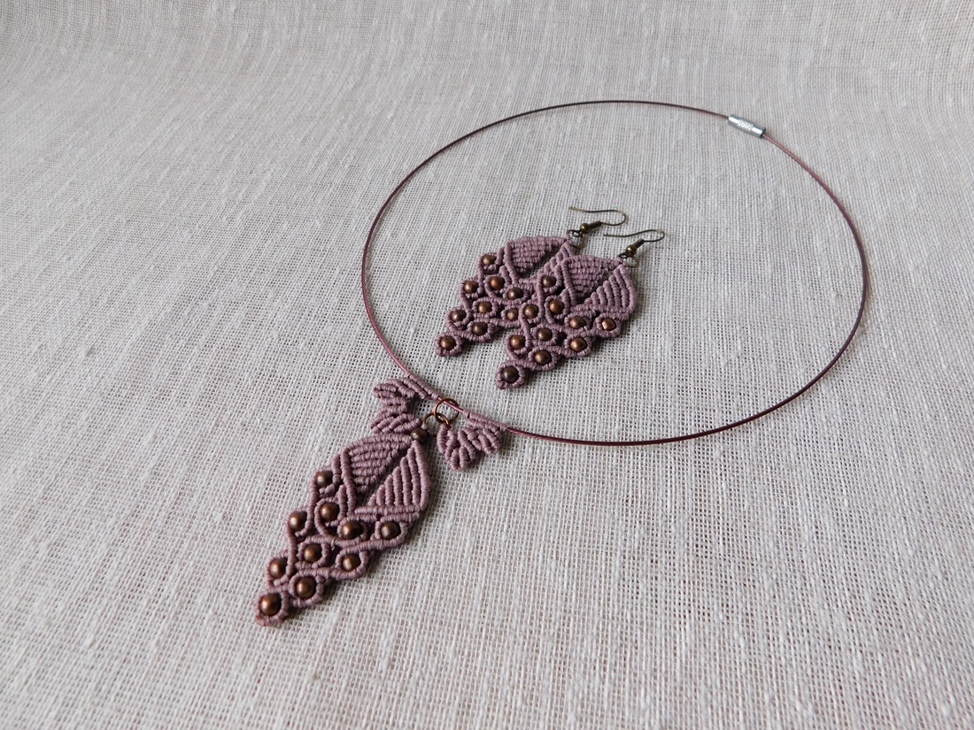 Set macrame mov - bijuterii - coliere - coliere cu pandantive - Artynos.ro Set macrame mov - bijuterii - coliere - coliere cu pandantive - Artynos.ro
