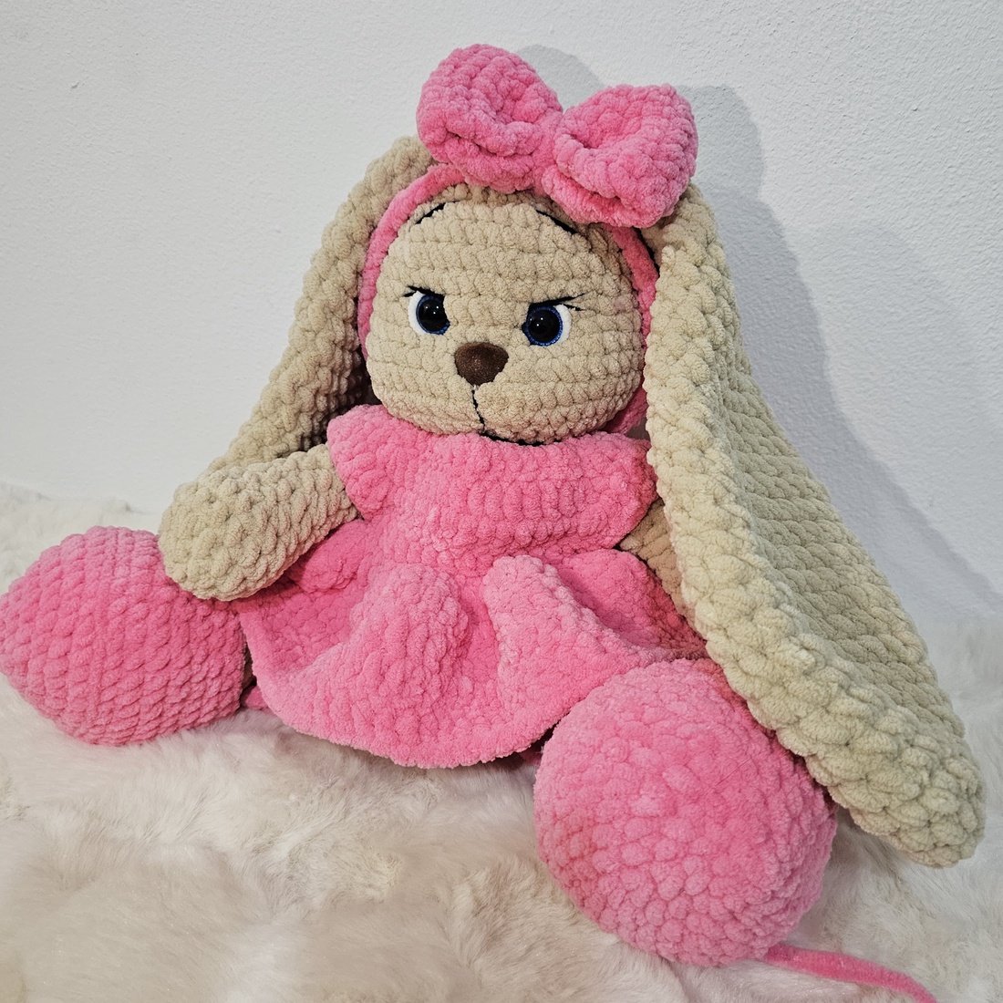 Pluș Iepuraș Croșetat - jucării și echipamente pentru copii - plușuri - iepure de pluș - Artynos.ro