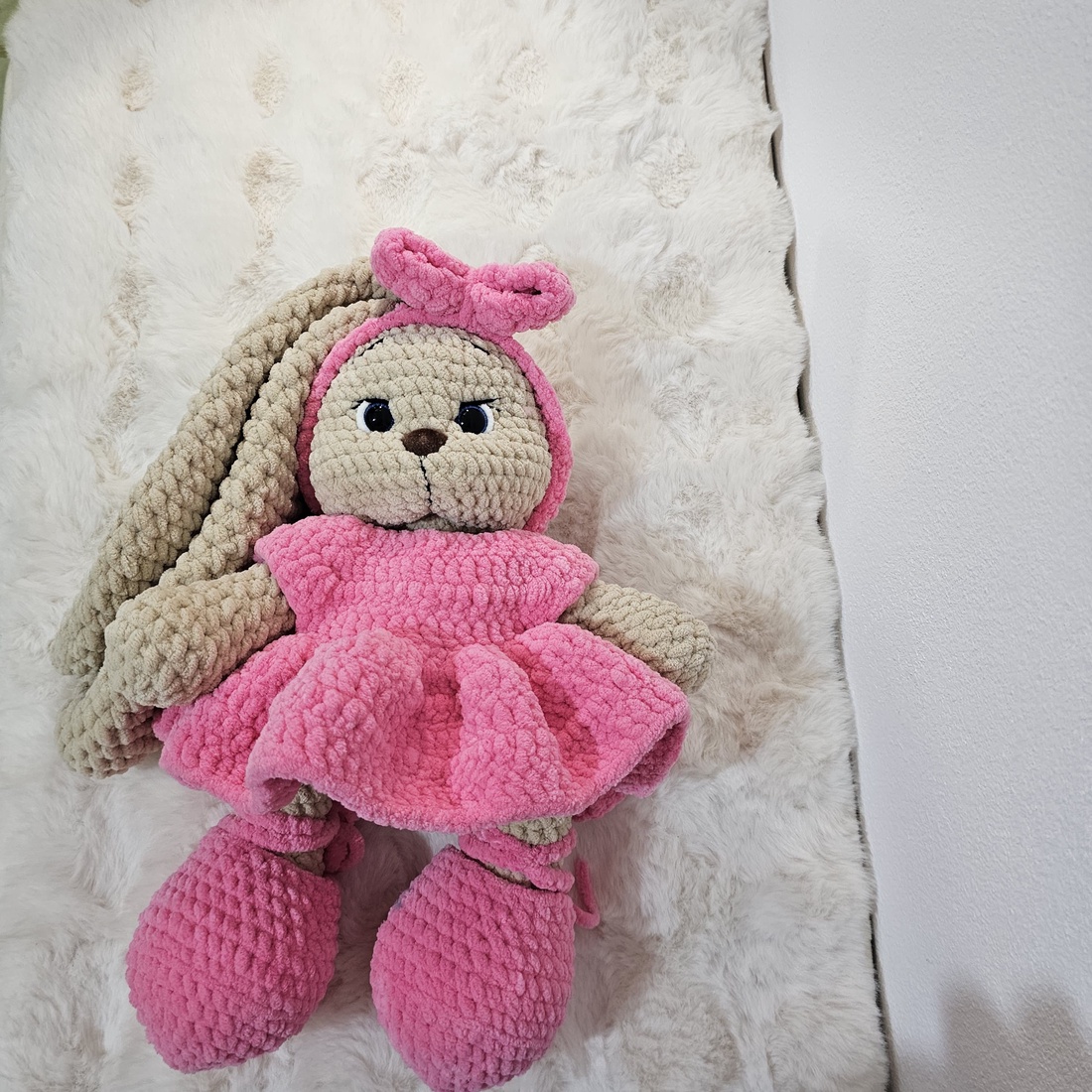 Pluș Iepuraș Croșetat - jucării și echipamente pentru copii - plușuri - iepure de pluș - Artynos.ro