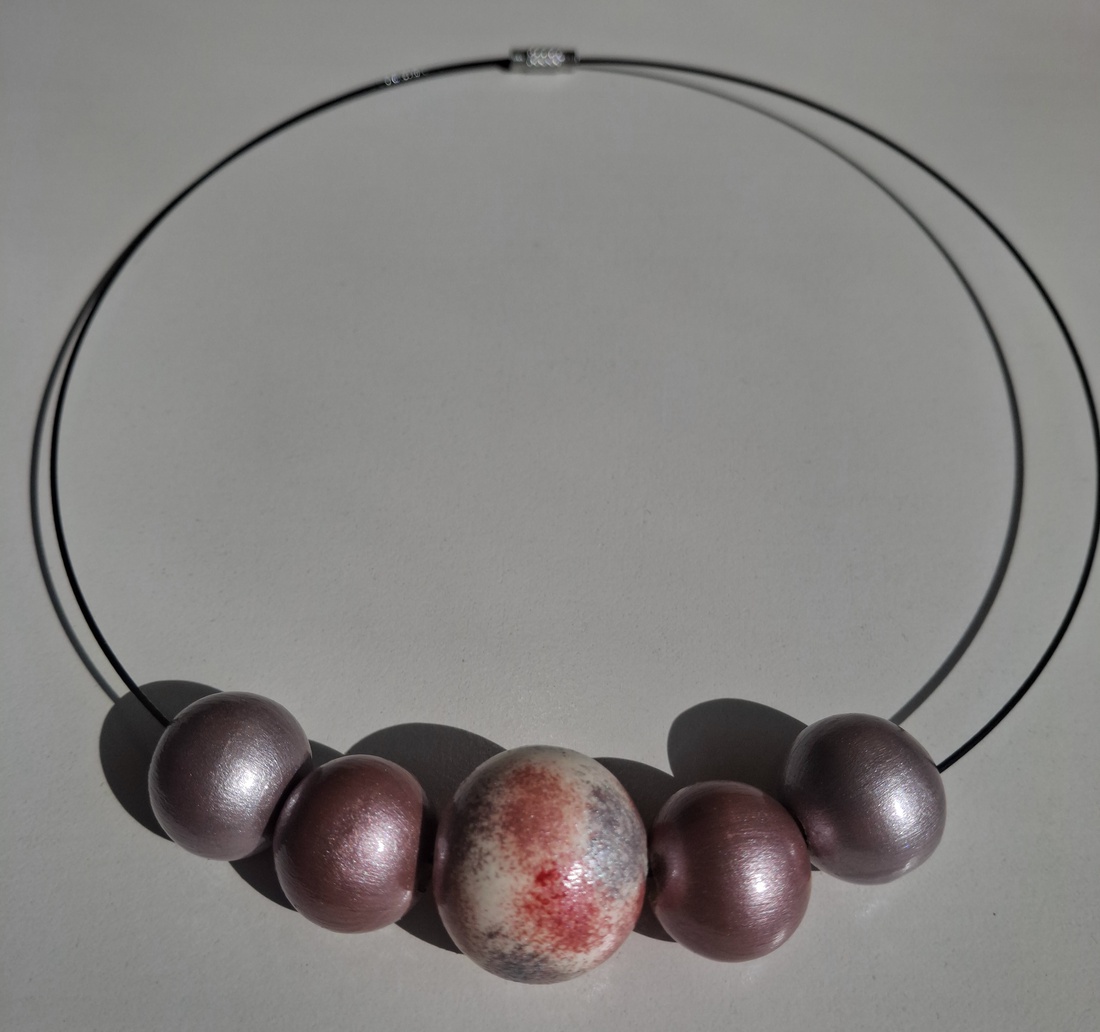 Colier handmade roz cu argintiu - bijuterii - coliere - coliere din mărgele - Artynos.ro