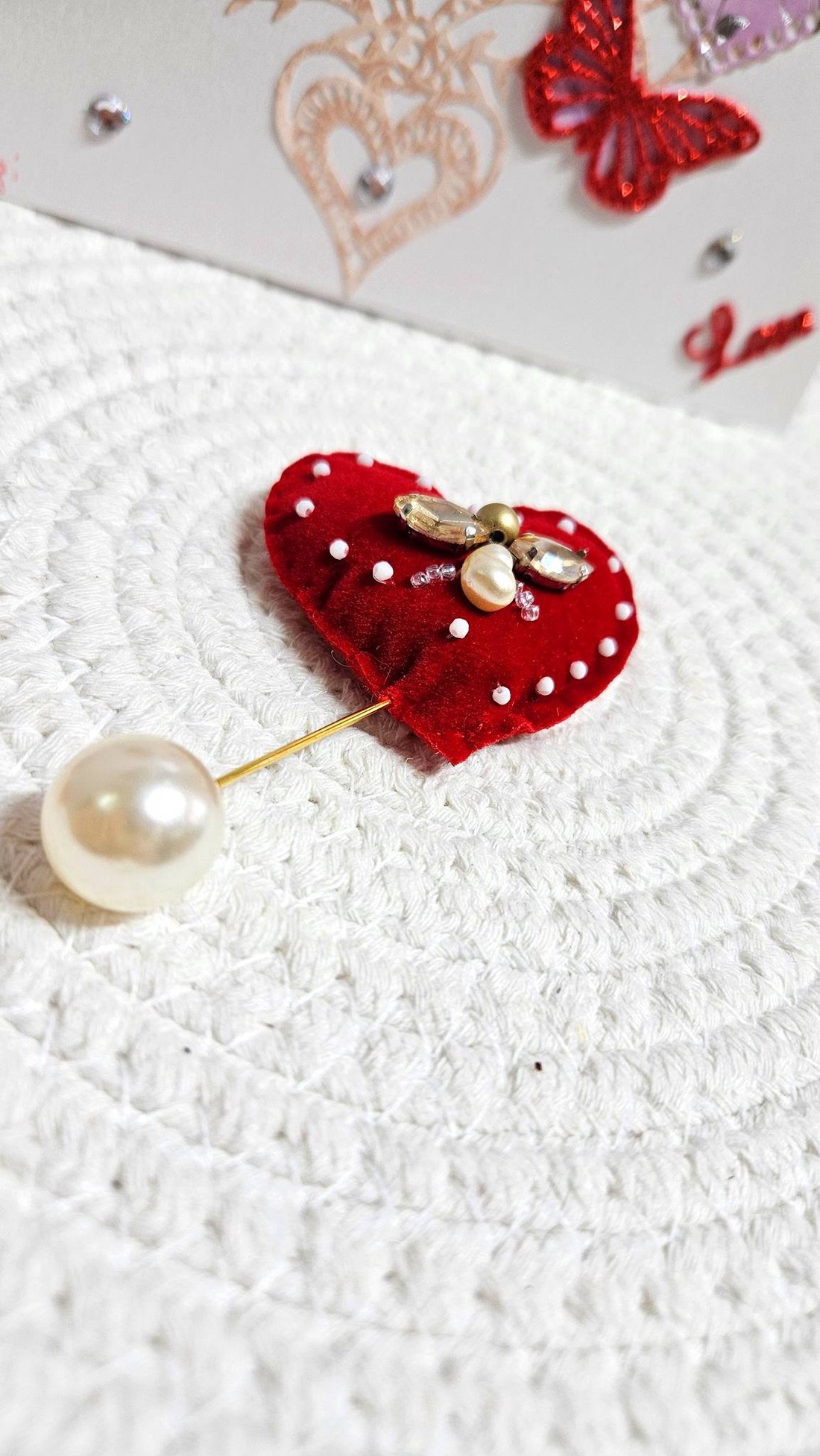 Brosa Inima Catifea  - bijuterii - broșe - Artynos.ro