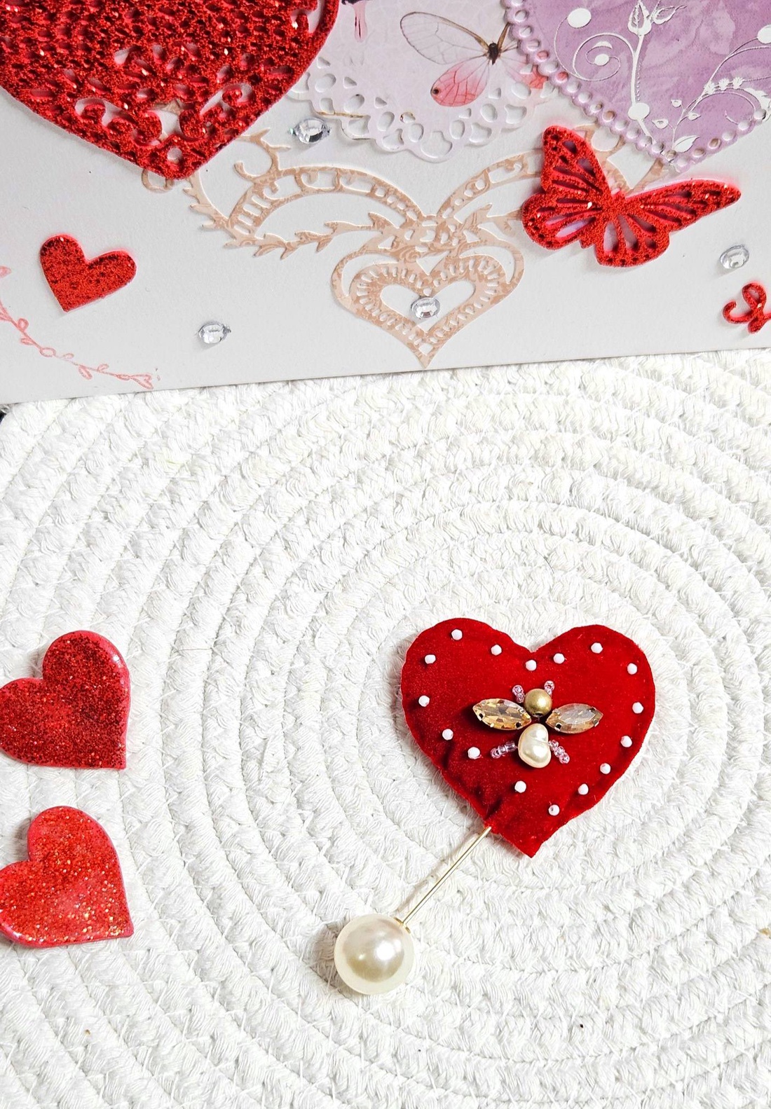 Brosa Inima Catifea  - bijuterii - broșe - Artynos.ro