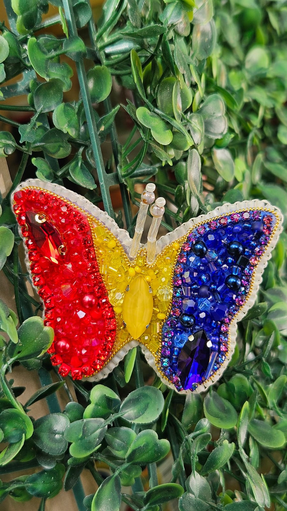 Brosa Fluture Tricolor  - bijuterii - broșe - Artynos.ro