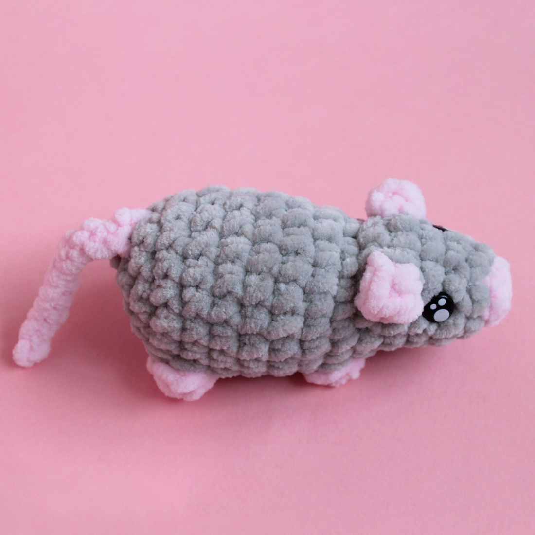 Jucarie din fir plusat - Sobolan crosetat - jucării și echipamente pentru copii - plușuri - figurine de pluș - Artynos.ro Jucarie din fir plusat - Sobolan crosetat - jucării și echipamente pentru copii - plușuri - figurine de pluș - Artynos.ro