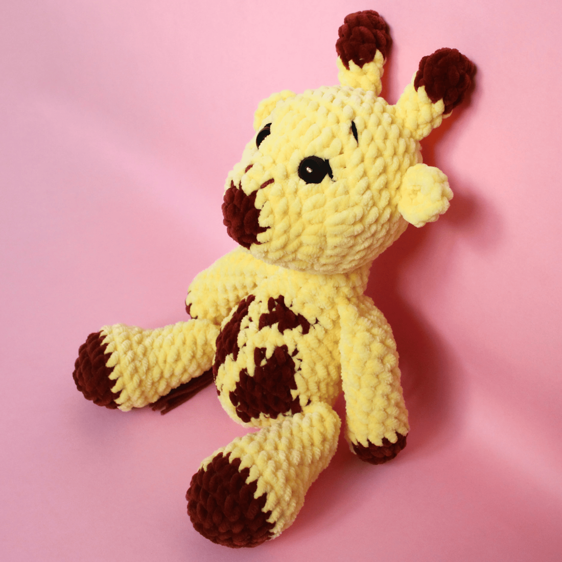 Jucarie din fir plusat - Girafa crosetata - jucării și echipamente pentru copii - plușuri - figurine de pluș - Artynos.ro Jucarie din fir plusat - Girafa crosetata - jucării și echipamente pentru copii - plușuri - figurine de pluș - Artynos.ro