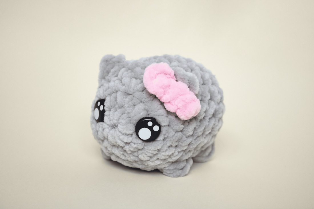 Jucarie din fir plusat - Sad hamster meme - jucării și echipamente pentru copii - plușuri - figurine de pluș - Artynos.ro Jucarie din fir plusat - Sad hamster meme - jucării și echipamente pentru copii - plușuri - figurine de pluș - Artynos.ro
