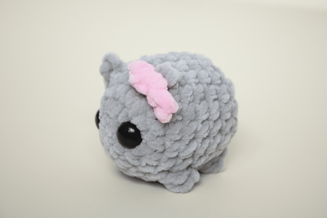 Jucarie din fir plusat - Sad hamster meme - jucării și echipamente pentru copii - plușuri - figurine de pluș - Artynos.ro Jucarie din fir plusat - Sad hamster meme - jucării și echipamente pentru copii - plușuri - figurine de pluș - Artynos.ro