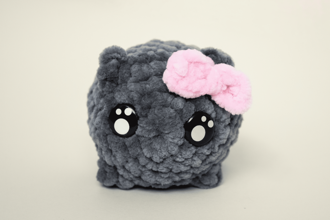 Jucarie din fir plusat - Sad hamster meme - jucării și echipamente pentru copii - plușuri - figurine de pluș - Artynos.ro Jucarie din fir plusat - Sad hamster meme - jucării și echipamente pentru copii - plușuri - figurine de pluș - Artynos.ro