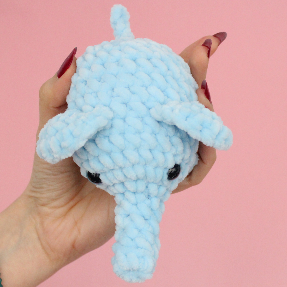 Jucarie din fir plusat - Elefant crosetat mic - jucării și echipamente pentru copii - plușuri - figurine de pluș - Artynos.ro