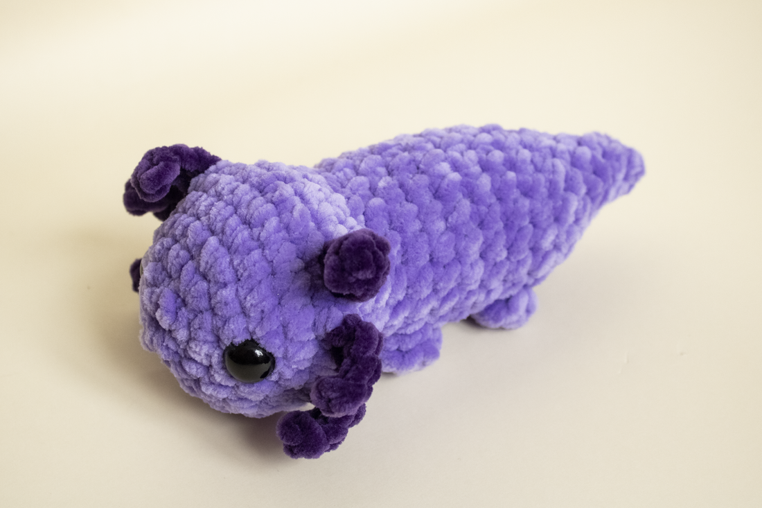 Jucarie din fir plusat - Axolotl crosetat - jucării și echipamente pentru copii - plușuri - figurine de pluș - Artynos.ro Jucarie din fir plusat - Axolotl crosetat - jucării și echipamente pentru copii - plușuri - figurine de pluș - Artynos.ro