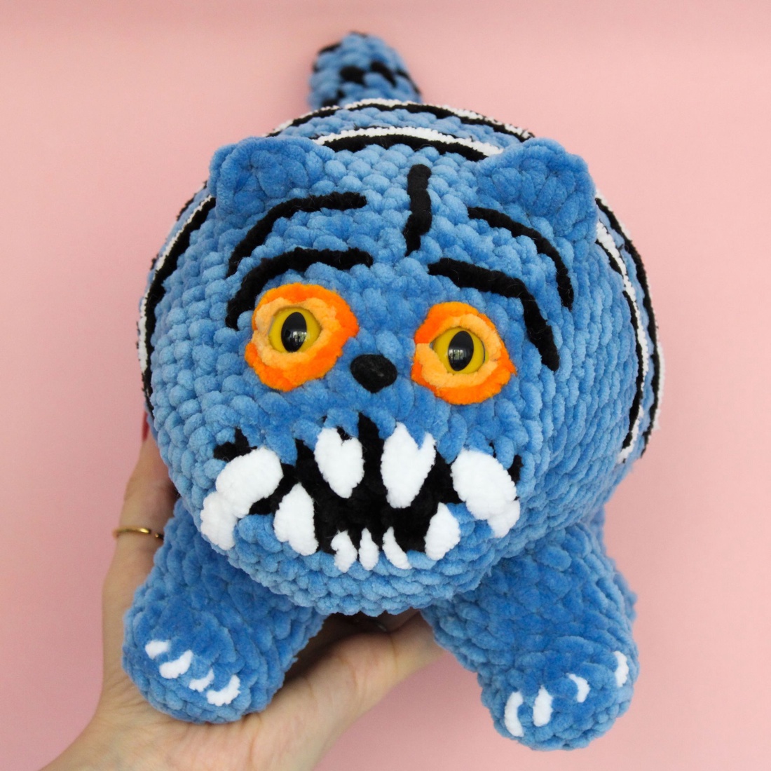 Derpy - Kpop Demon Hunters - Jucarie din fir plusat - jucării și echipamente pentru copii - plușuri - figurine de pluș - Artynos.ro Derpy - Kpop Demon Hunters - Jucarie din fir plusat - jucării și echipamente pentru copii - plușuri - figurine de pluș - Artynos.ro
