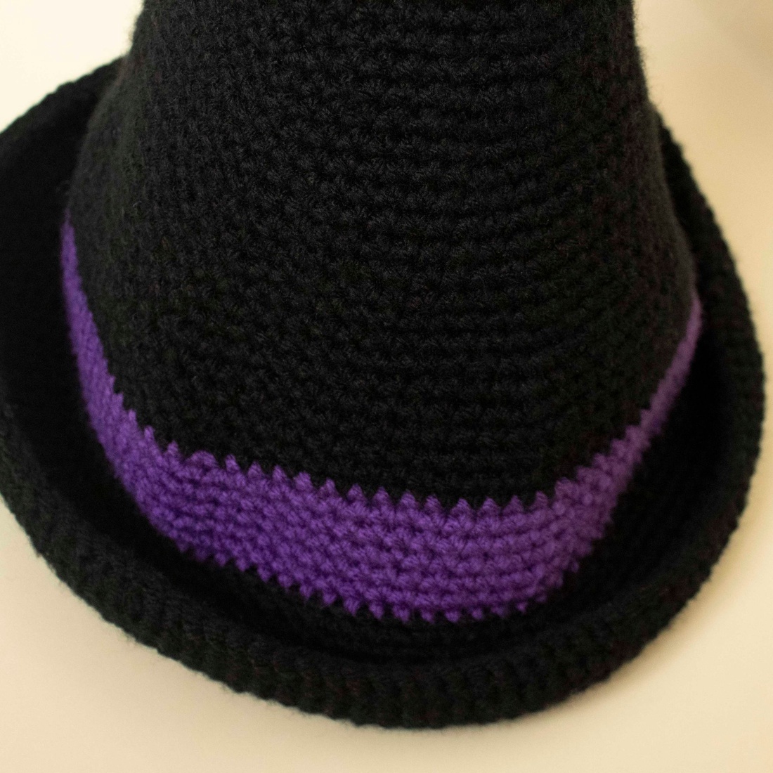 Palarie de vrajitoare crosetata din fir acrilic - îmbrăcăminte și modă - eșarfe, pălării, fularuri - pălărie - Artynos.ro