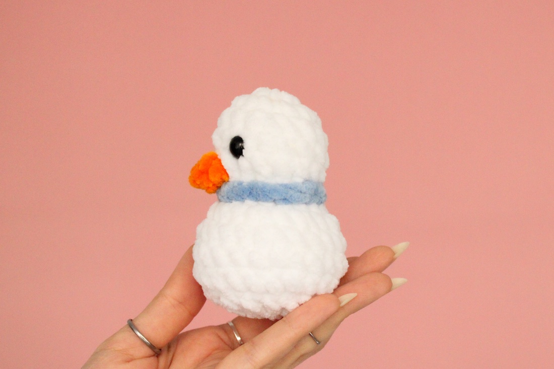 Jucarie din fir plusat - Om de zapada mic - jucării și echipamente pentru copii - plușuri - figurine de pluș - Artynos.ro