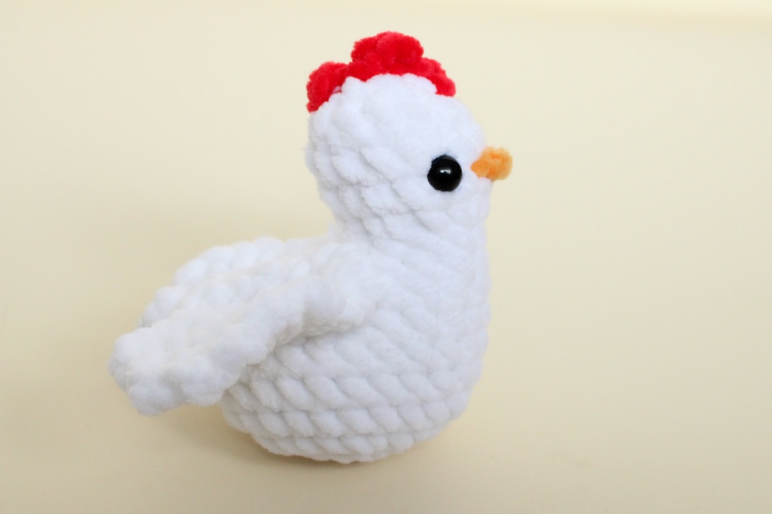 Jucarie din fir plusat - Gaina mica - jucării și echipamente pentru copii - plușuri - figurine de pluș - Artynos.ro