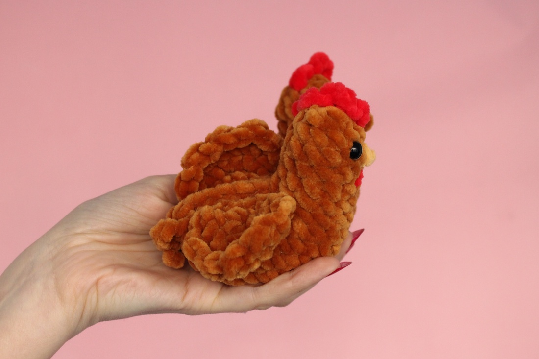 Jucarie din fir plusat - Gaina mica - jucării și echipamente pentru copii - plușuri - figurine de pluș - Artynos.ro