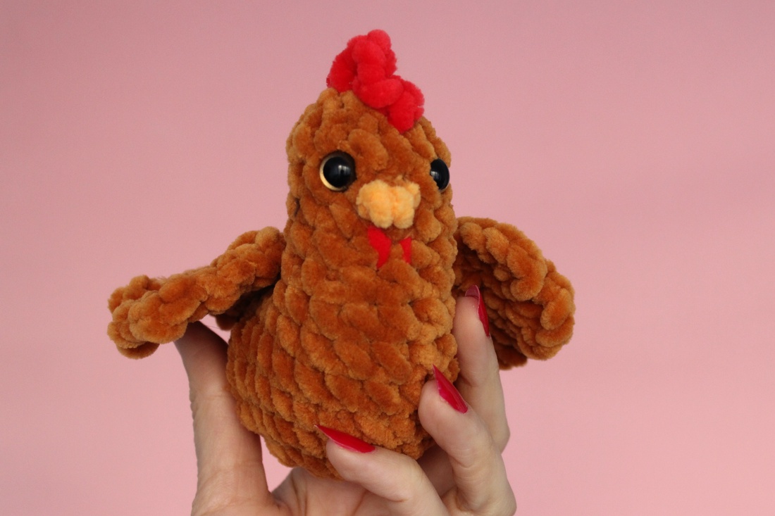 Jucarie din fir plusat - Gaina mica - jucării și echipamente pentru copii - plușuri - figurine de pluș - Artynos.ro