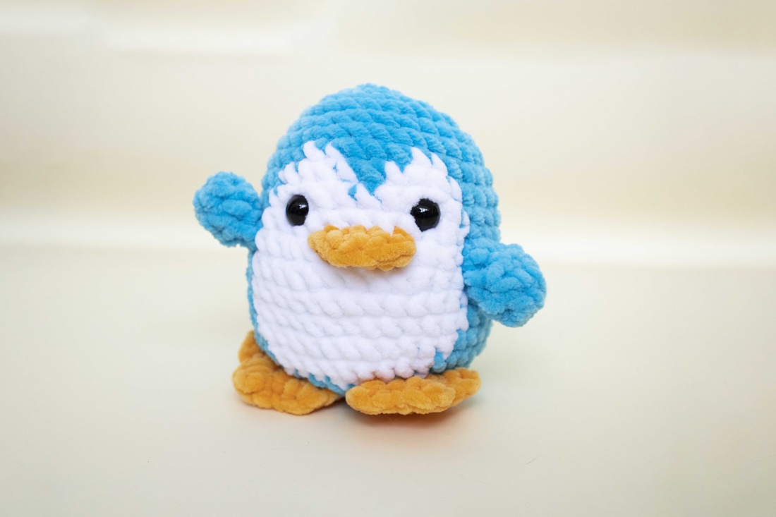 Jucarie din fir plusat - Pinguin bleo - jucării și echipamente pentru copii - plușuri - figurine de pluș - Artynos.ro