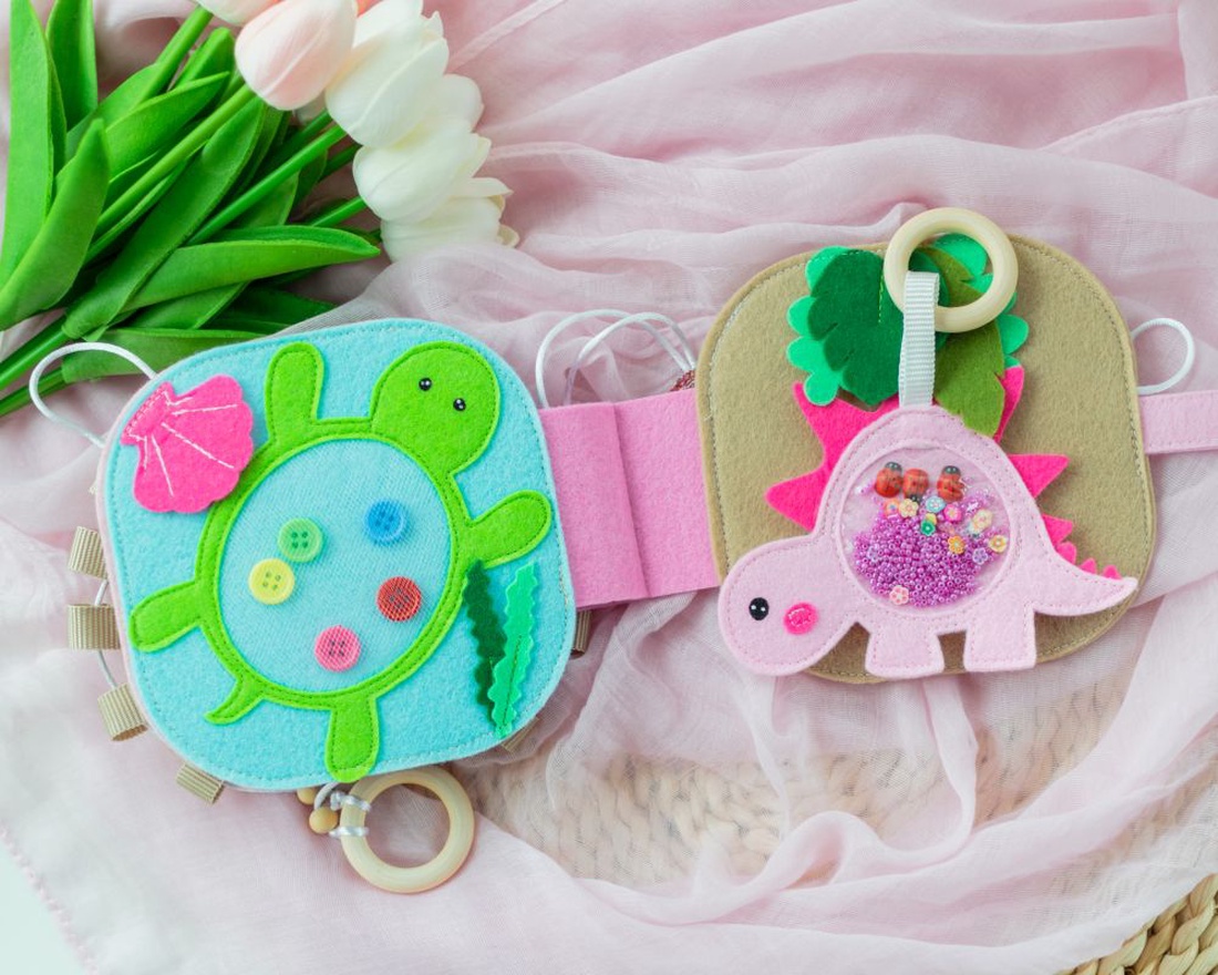 Carte Senzorială Bebe Prima Mea Gentuță � Sigură (6 luni+), cu Sistem de Prindere - jucării și echipamente pentru copii - cărți pentru copii, cărți textile - Artynos.ro