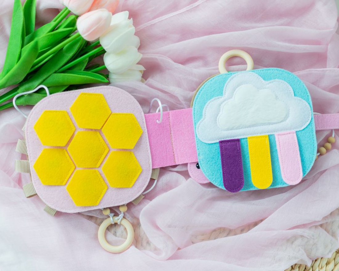 Carte Senzorială Bebe Prima Mea Gentuță � Sigură (6 luni+), cu Sistem de Prindere - jucării și echipamente pentru copii - cărți pentru copii, cărți textile - Artynos.ro