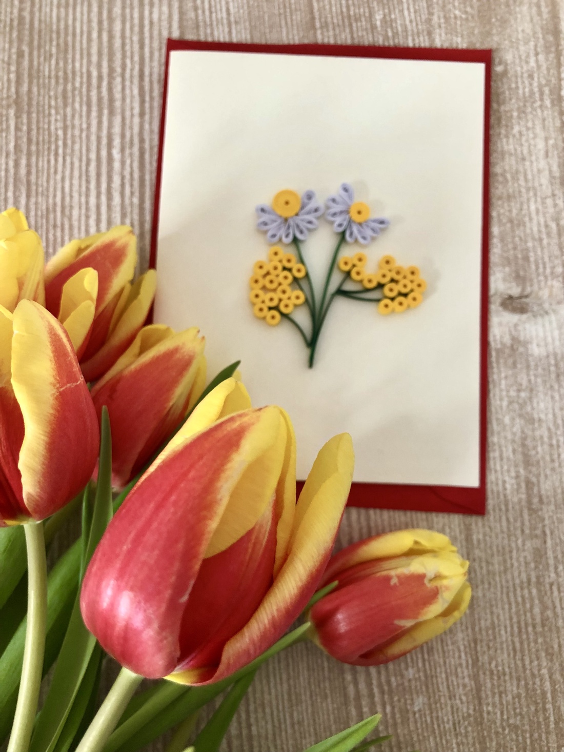 Felicitare Quilling Margaretă - casă & stil de viață - papetărie de hârtie - invitații, felicitări - Artynos.ro Felicitare Quilling Margaretă - casă & stil de viață - papetărie de hârtie - invitații, felicitări - Artynos.ro