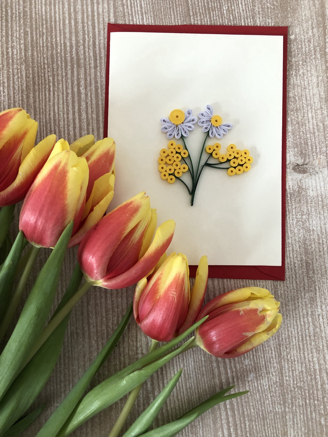 Felicitare Quilling Margaretă - casă & stil de viață - papetărie de hârtie - invitații, felicitări - Artynos.ro Felicitare Quilling Margaretă - casă & stil de viață - papetărie de hârtie - invitații, felicitări - Artynos.ro